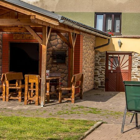 Penzion A Restaurace U Vladare Touzim Exterior photo